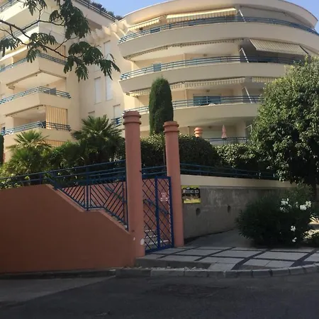 Iago Lodge Azur Frejus Exterior photo